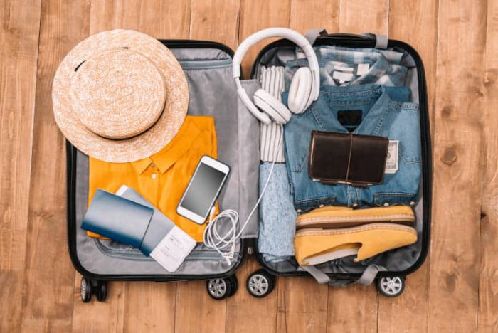 wyjazd za granicę - pakowanie walizek